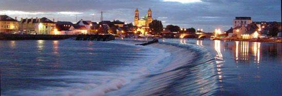 Athlone weir at night
