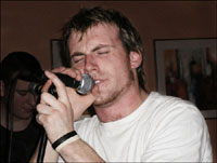 Sofa King Cool singer