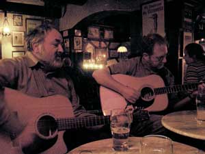 the sherrif and des at the shack session in athlone